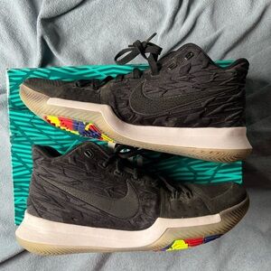 Nike Kyrie 3 | Men’s Size 10